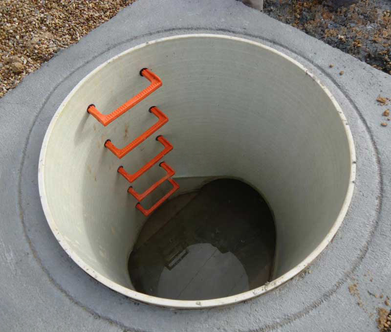 پله منهول (Manhole Step)