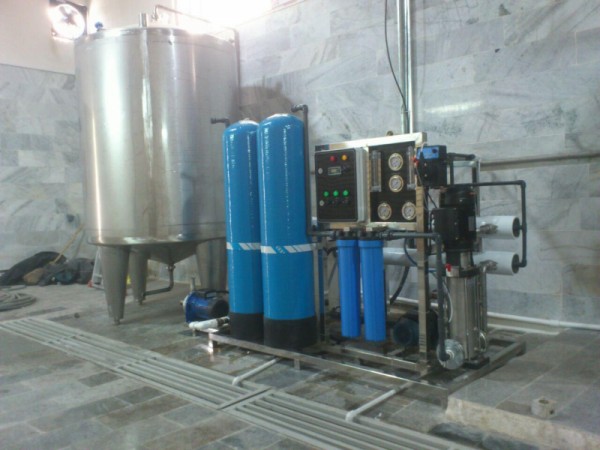  دستگاه آب شیرین کن صنعتی 10 متری خوابیده